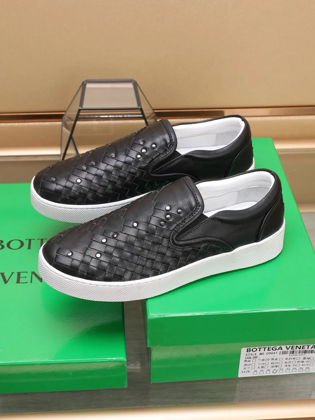 Men's men's shoes 💰Men's shoes 💰540💰🔥[BV] series of top purchasing agents 🔍Imported first-layer cowhide woven surface, cowhide foot pads lining environmentally friendly ♻️Does not fade, 💪Sole: Rubber combination original factory special original outsole ⚠Original and single goods 🔍🔍You can come in and out at will, welcome to compare ⚠Number of sizes: 38-44